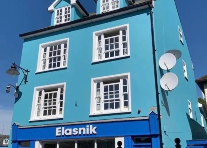 Town Center Beautiful 2 Bed Kinsale